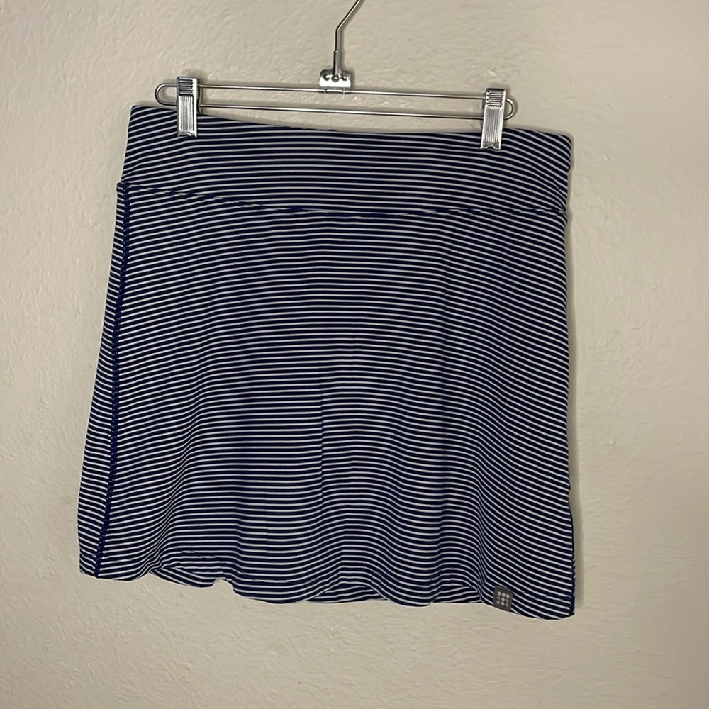 Title Nine Women's Origins Dream Navy/white strip Athletic Size Small Skort